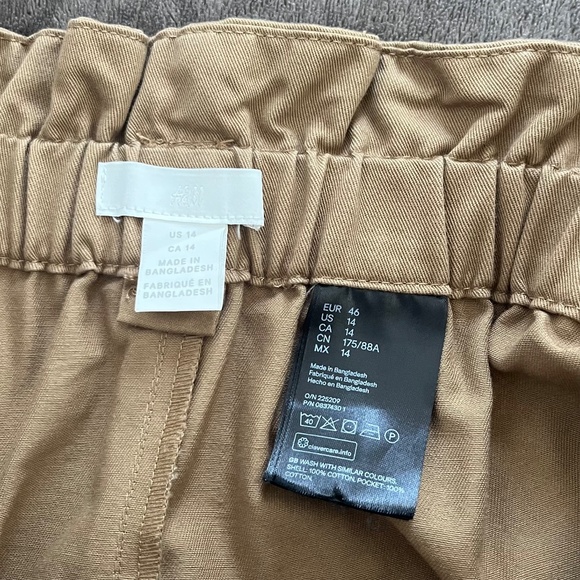 H&M High Waist Pleated Detail A-line Khaki Skirt - Picture 3 of 3